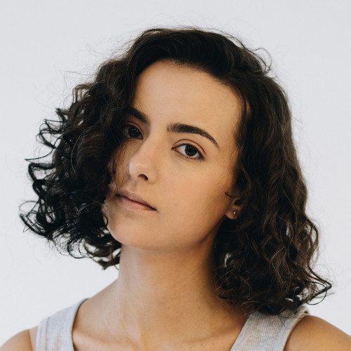 13 Portraitfoto von Emma Reynolds